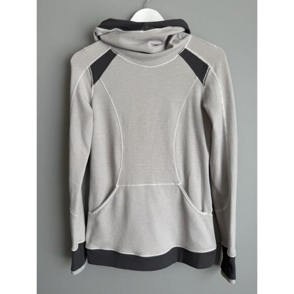 Lululemon Hoodie Womens S Gray Pullover Athleisure Stretch Top Performance